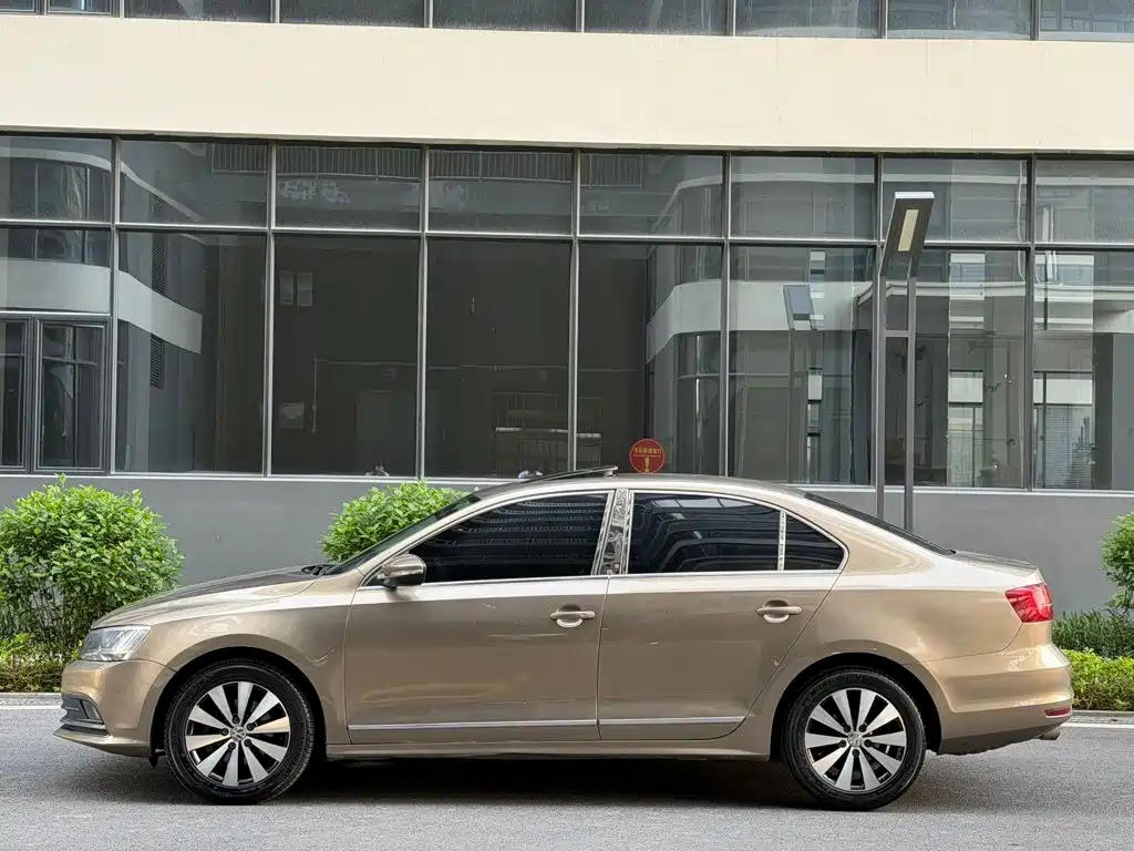 Volkswagen Sagitar — миниатюра 4