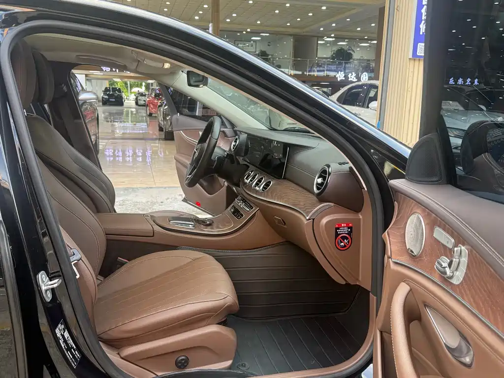 Mercedes-Benz E-Class — миниатюра 6