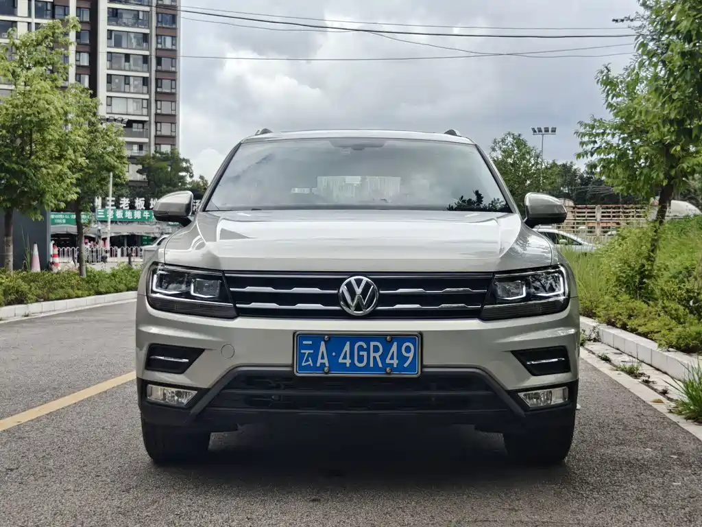 Volkswagen Tiguan L — миниатюра 2