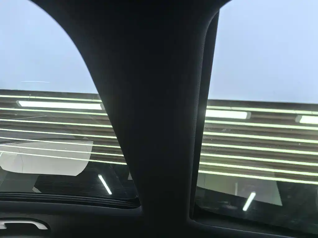 Mercedes-Benz E-Class New Energy — миниатюра 11