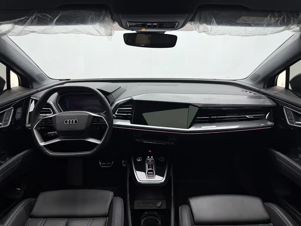 Audi Q4 e-tron — миниатюра 16