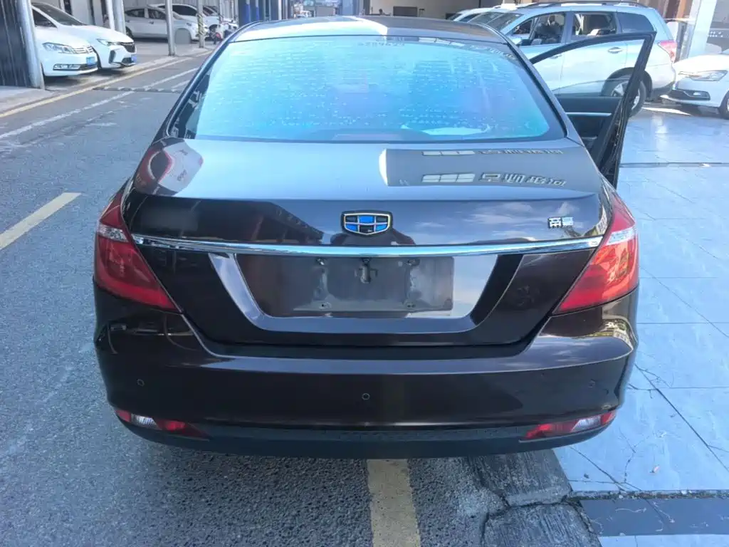 Geely Emgrand — миниатюра 6