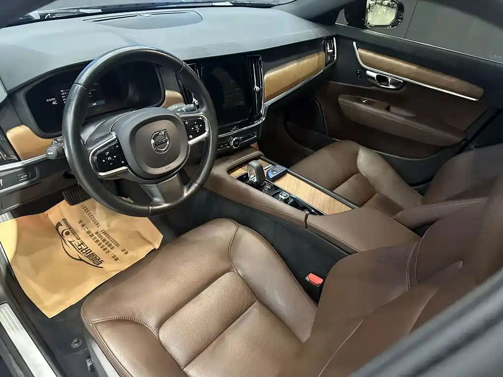Volvo S90 — миниатюра 11