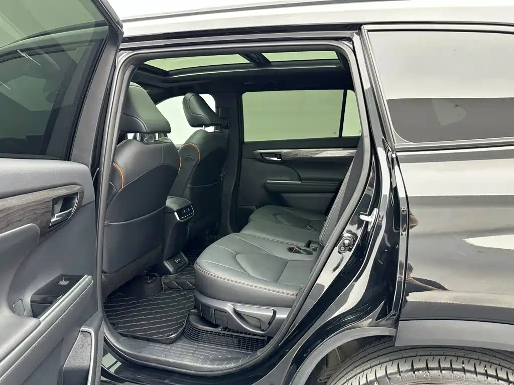 Toyota Crown Kluger — миниатюра 14
