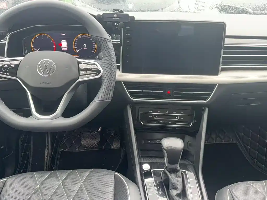 Volkswagen Tiguan L — миниатюра 4