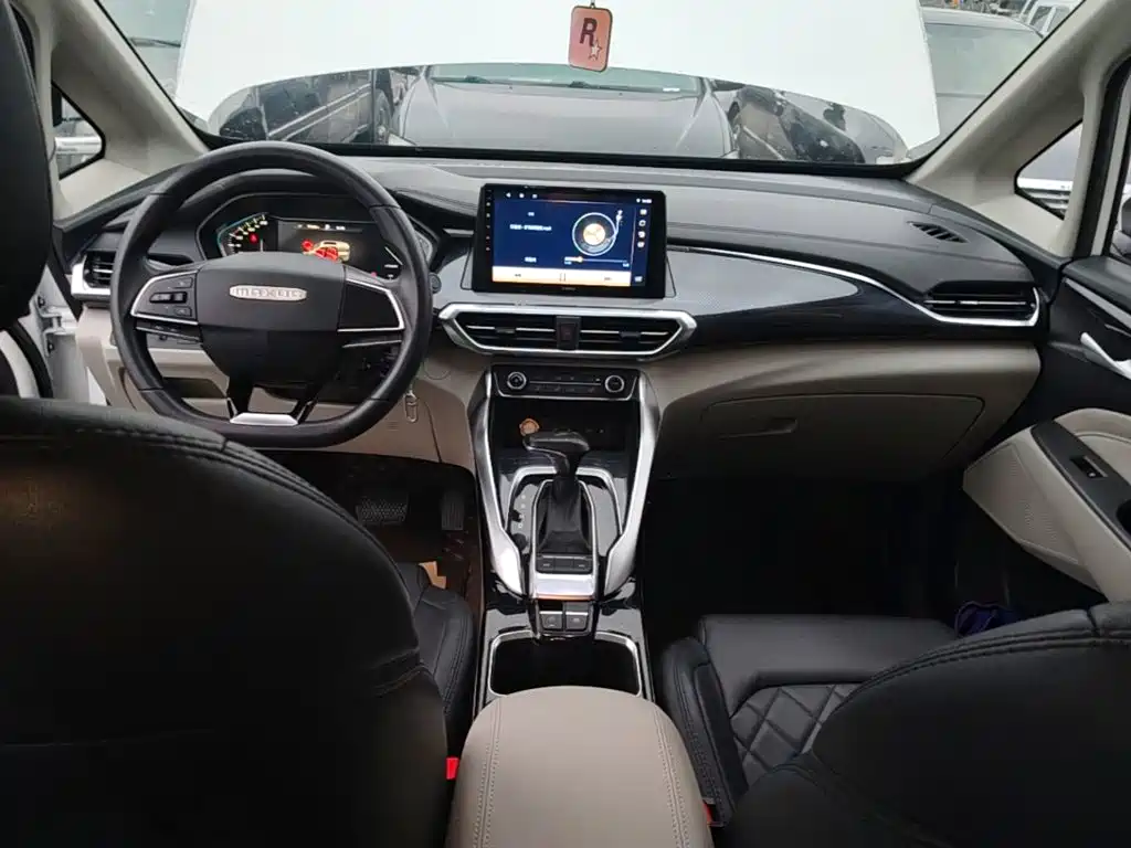 MAXUS Euniq 5 — миниатюра 10