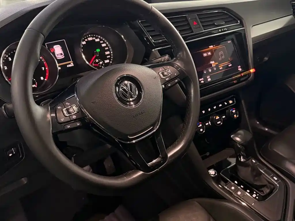 Volkswagen Tiguan L — миниатюра 6