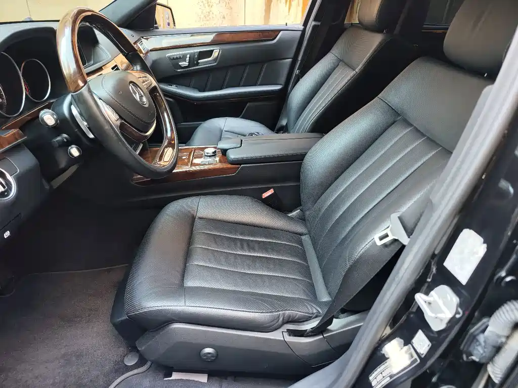Mercedes-Benz E-Class — миниатюра 10