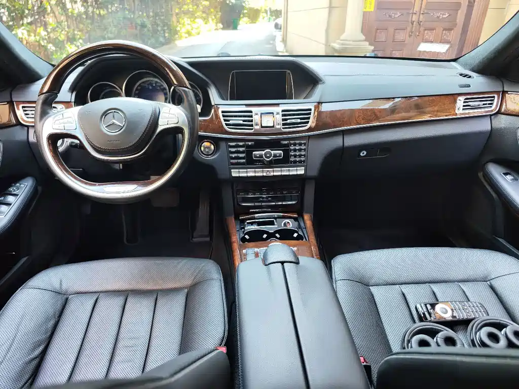 Mercedes-Benz E-Class — миниатюра 33