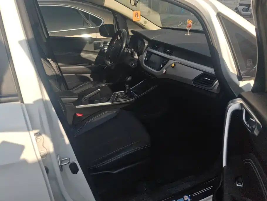 Geely Vision X3 — миниатюра 8