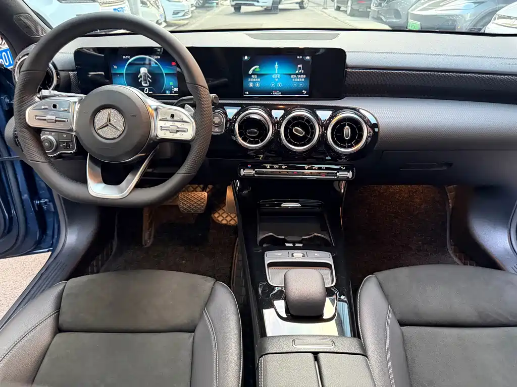 Mercedes-Benz A-Class — миниатюра 16