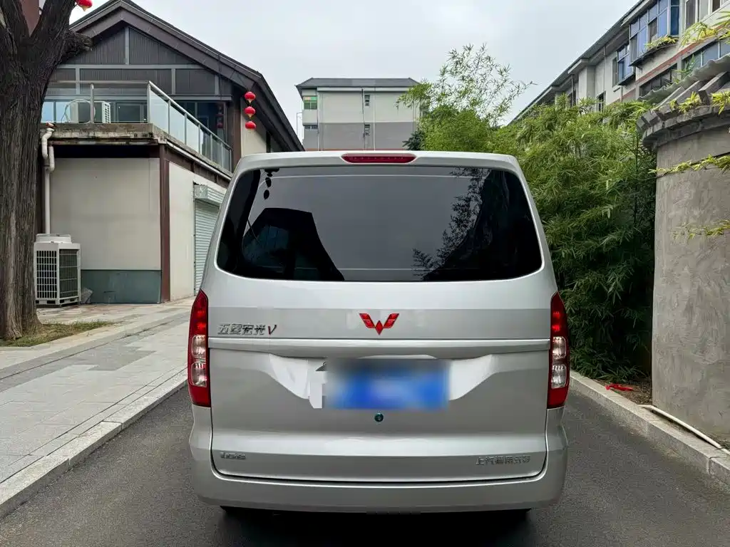 Wuling Hongguang V — миниатюра 6