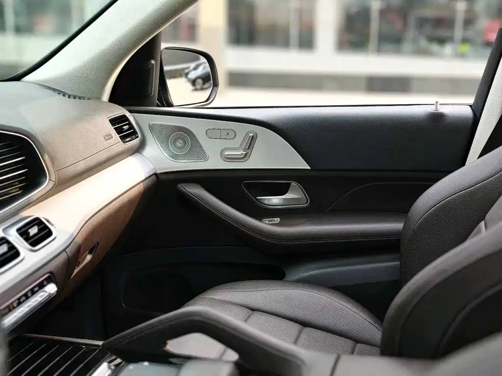 Mercedes-Benz GLE (Import) — миниатюра 7