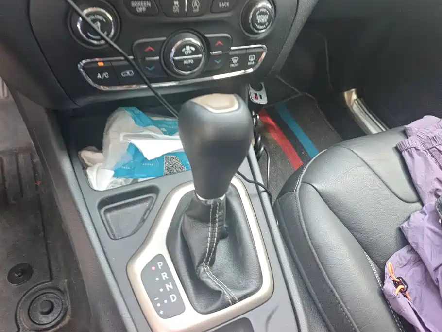 Jeep Cherokee — миниатюра 16