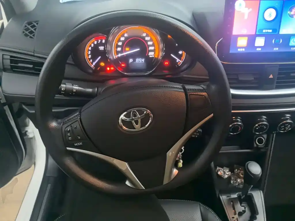 Toyota Yaris L — миниатюра 11