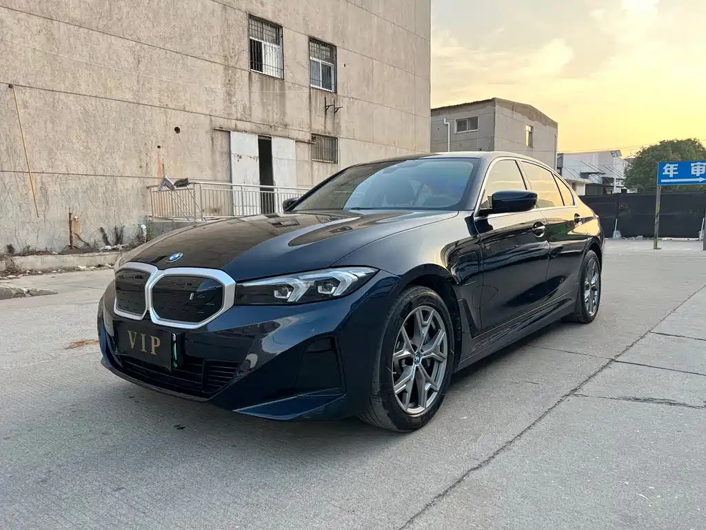BMW i3 2024 eDrive 35 L