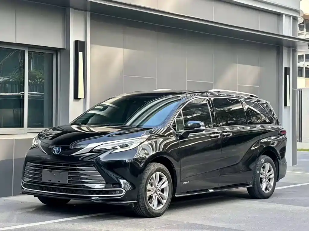 TOYOTA SIENNA