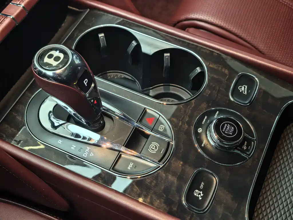 Bentley Bentayga — миниатюра 16