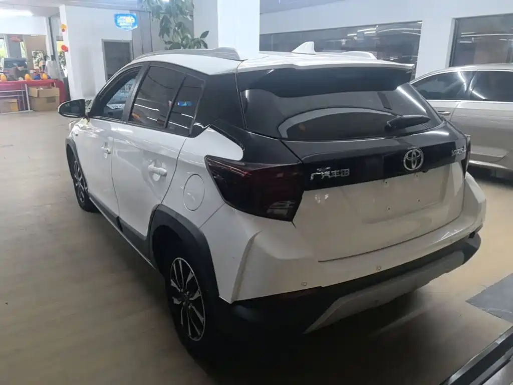 Toyota Yaris L — миниатюра 5