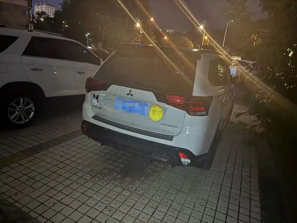 Mitsubishi Outlander — миниатюра 8