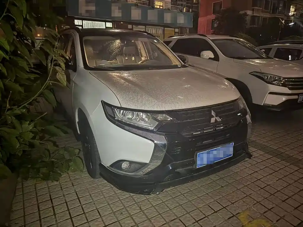Mitsubishi Outlander — миниатюра 3