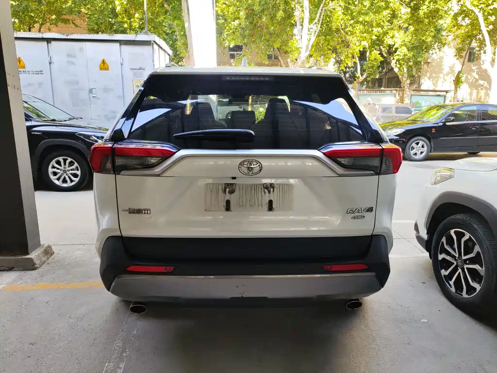 Toyota RAV4 — миниатюра 14