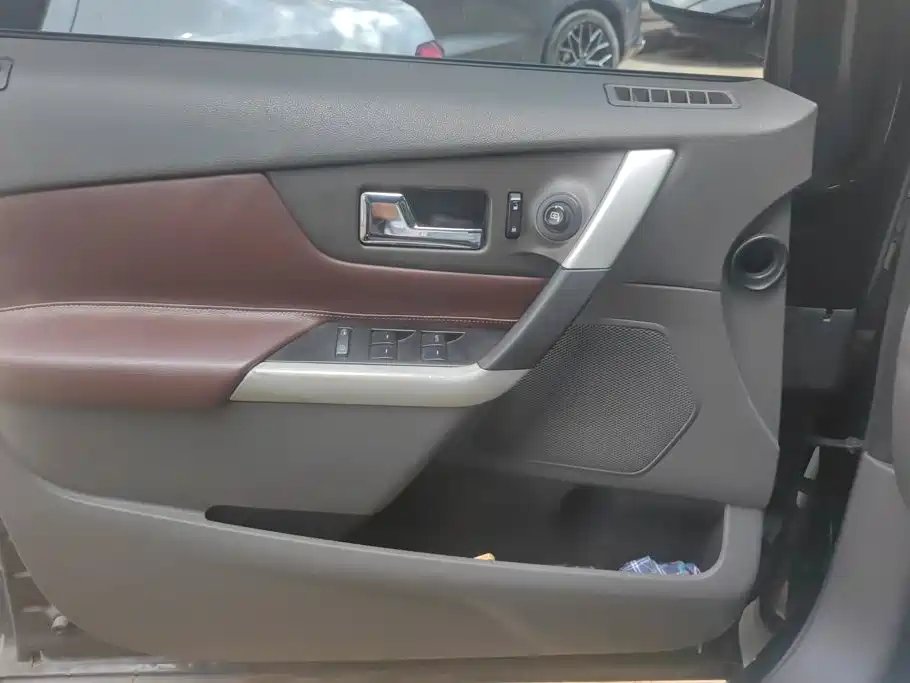 Ford Edge (Import) — миниатюра 7