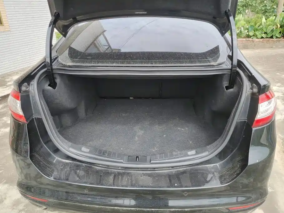 Ford Mondeo — миниатюра 4