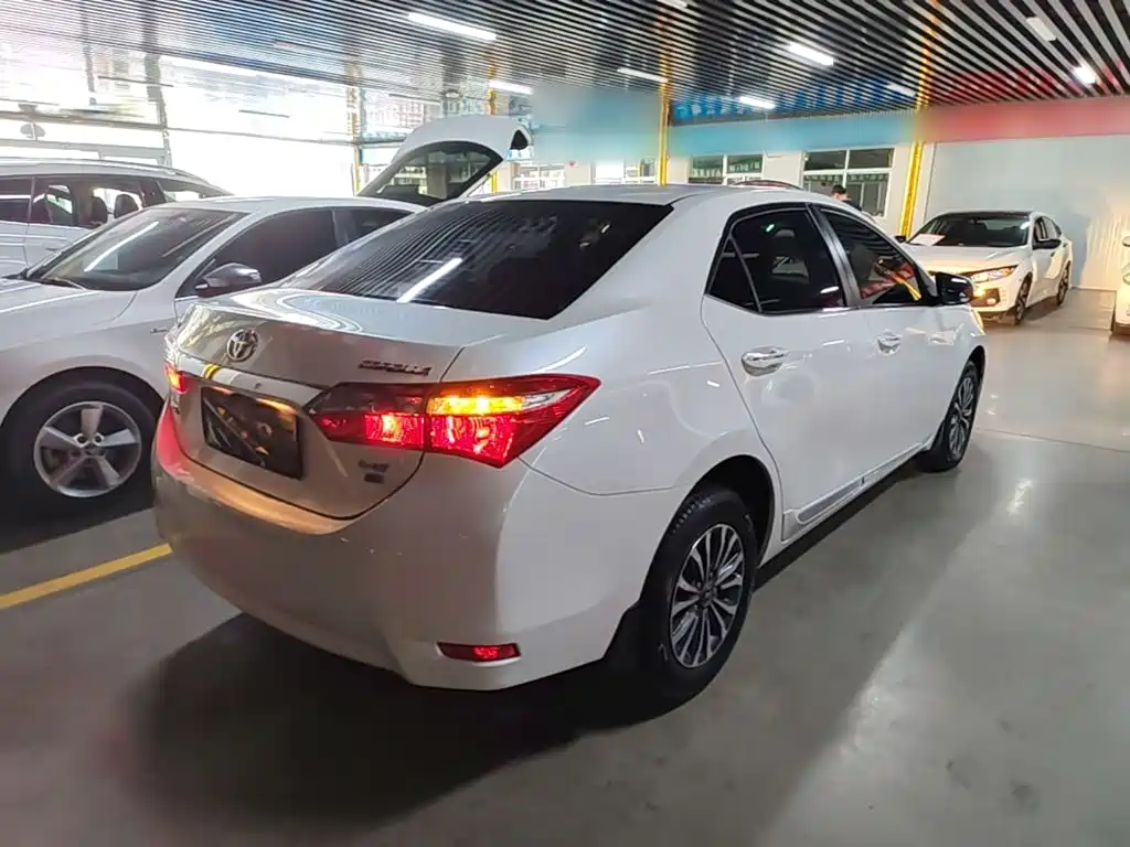 Toyota Corolla — миниатюра 7
