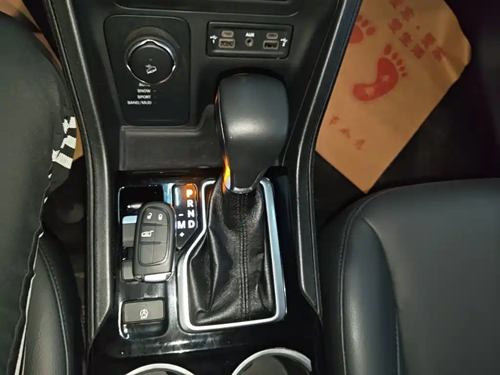 Jeep Grand Commander — миниатюра 14