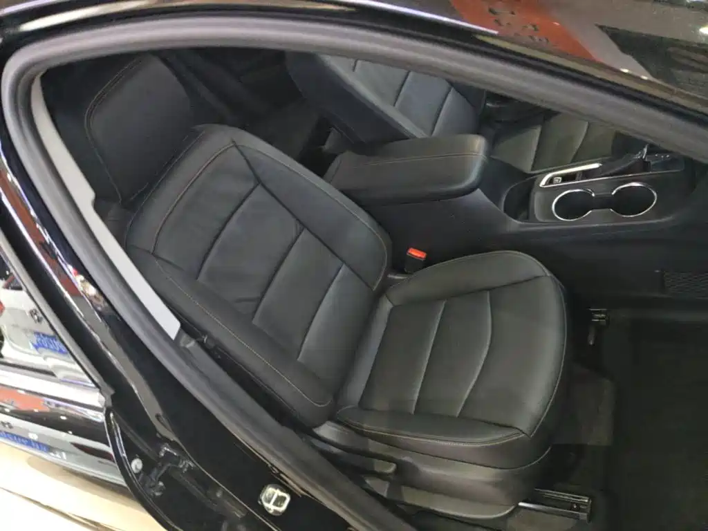 Chevrolet Equinox — миниатюра 25