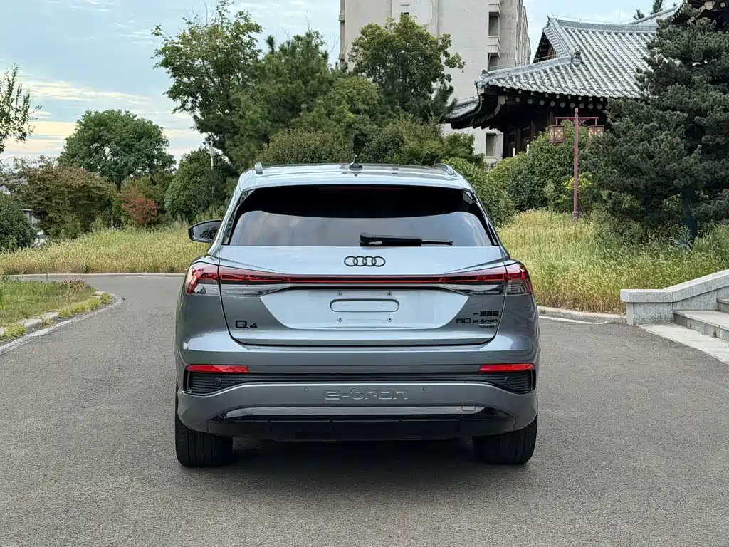 Audi Q4 e-tron — миниатюра 5