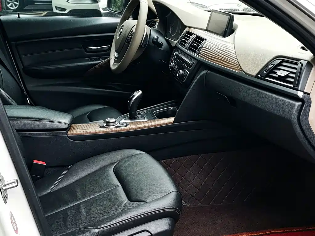 BMW 3 Series — миниатюра 9