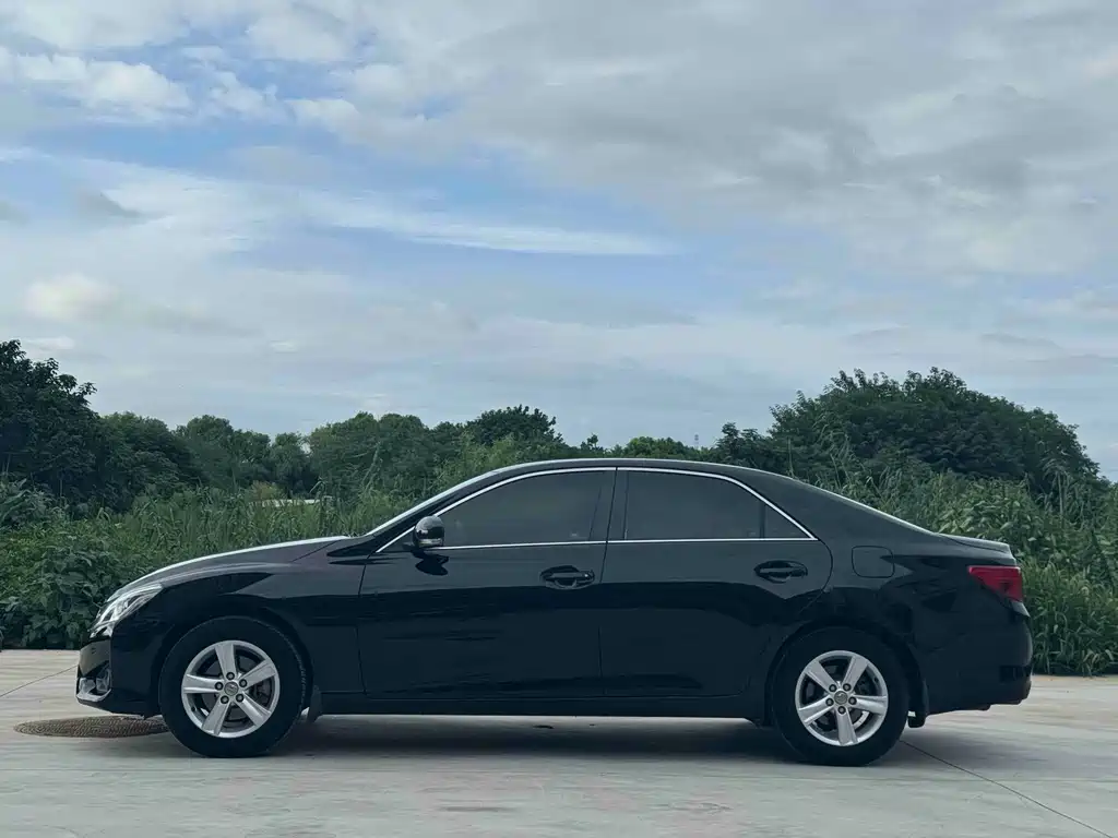 Toyota Reiz — миниатюра 3