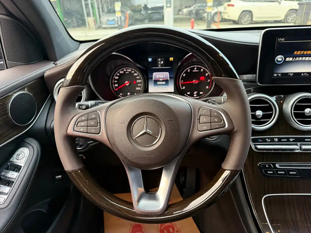 Mercedes-Benz GLC — миниатюра 3