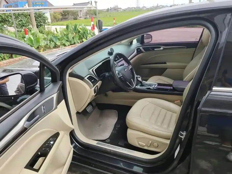 Ford Mondeo — миниатюра 9