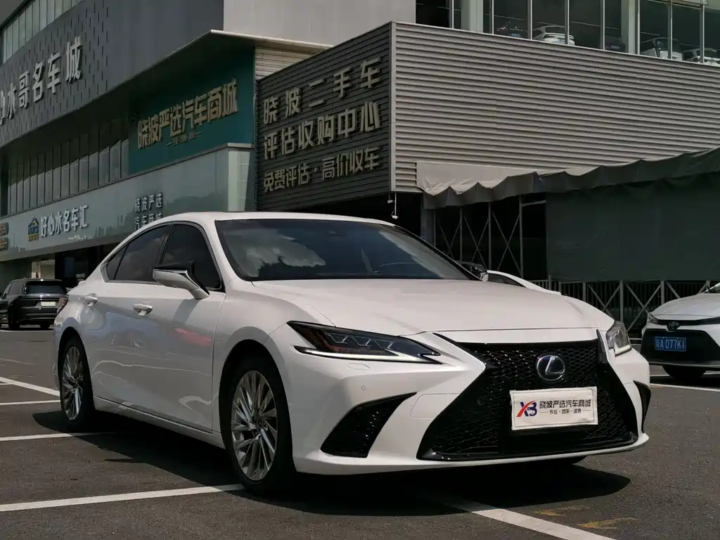 Lexus ES — миниатюра 2