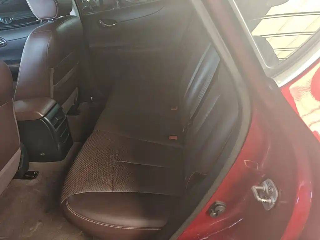 Nissan Tiida — миниатюра 17