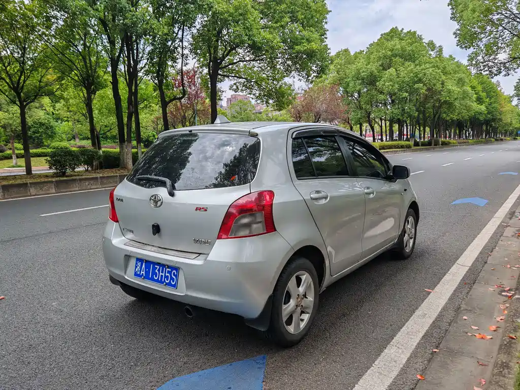 Toyota Yaris — миниатюра 12