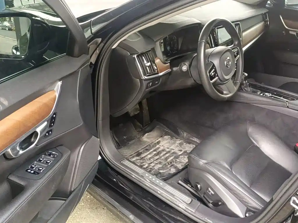 Volvo S90 — миниатюра 16