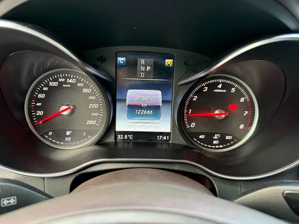 Mercedes-Benz GLC — миниатюра 7