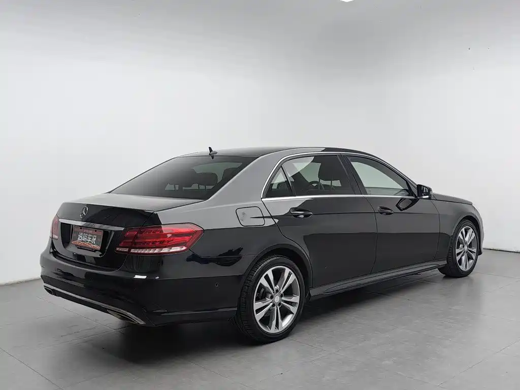 Mercedes-Benz E-Class — миниатюра 2