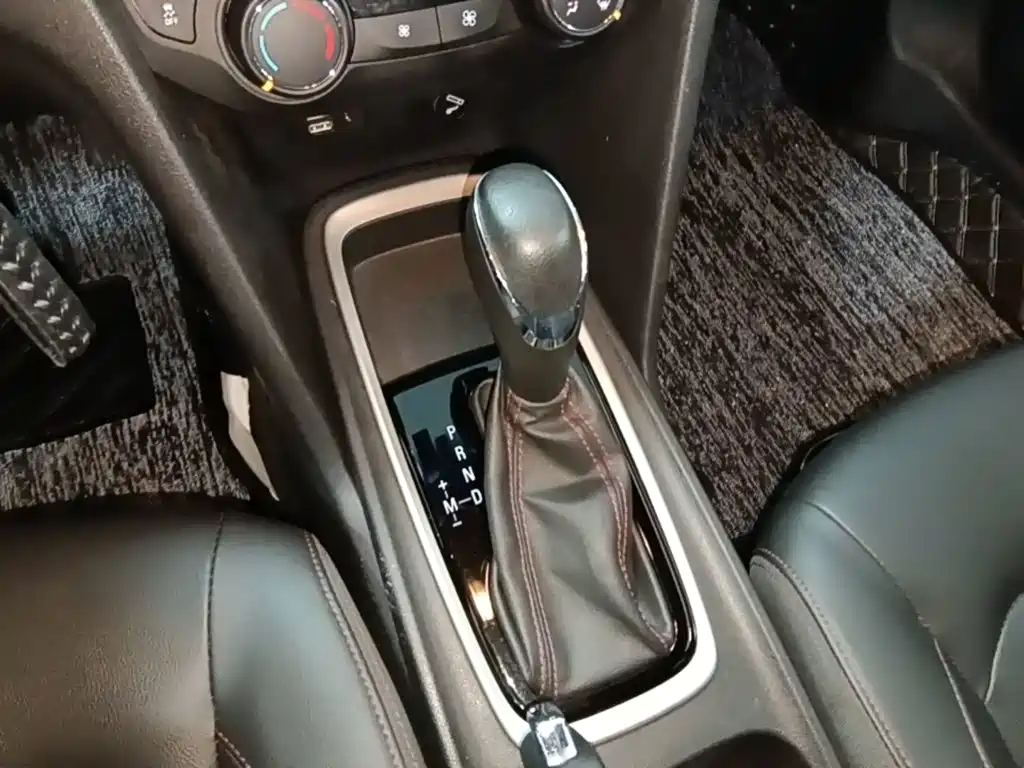 Chevrolet Monza — миниатюра 14