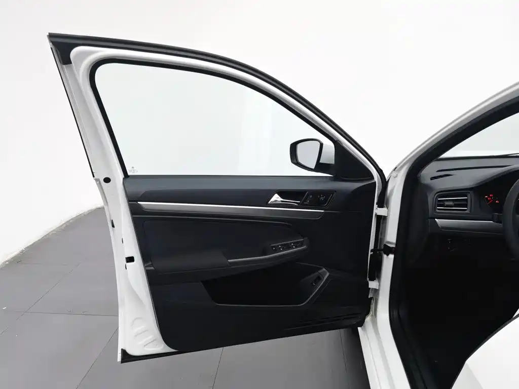 Volkswagen Lavida — миниатюра 8