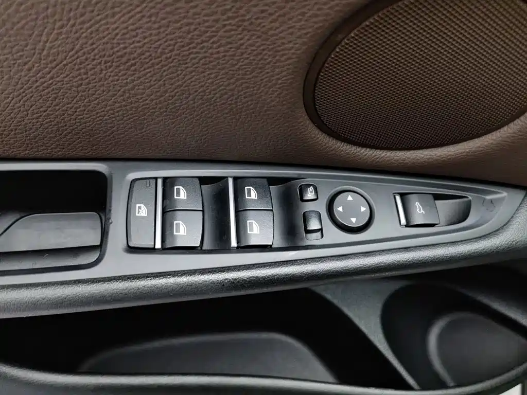 BMW X5 (Import) — миниатюра 9