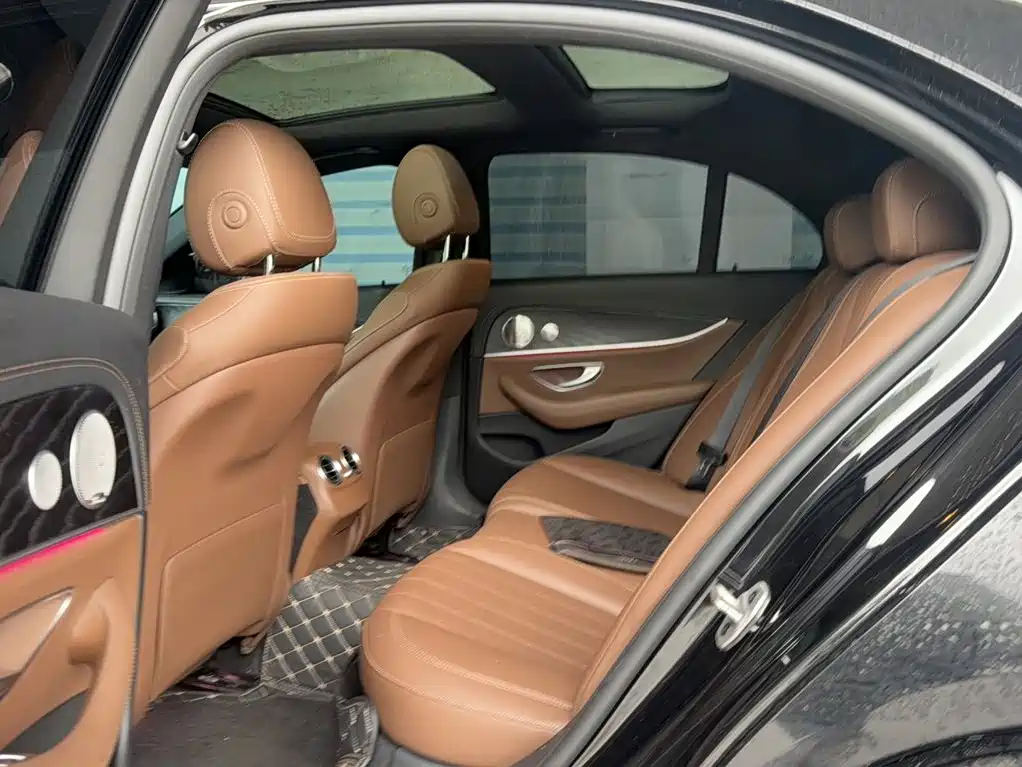 Mercedes-Benz E-Class (Import) — миниатюра 23