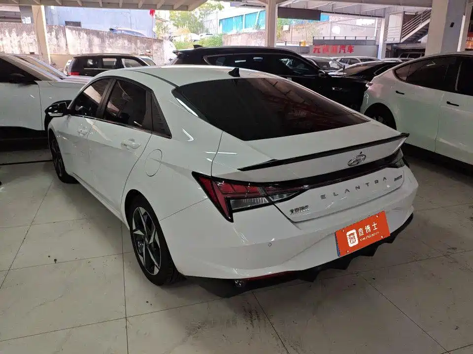 Hyundai Elantra — миниатюра 6