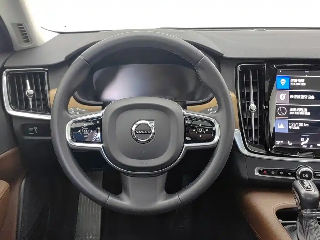 Volvo S90 — миниатюра 11
