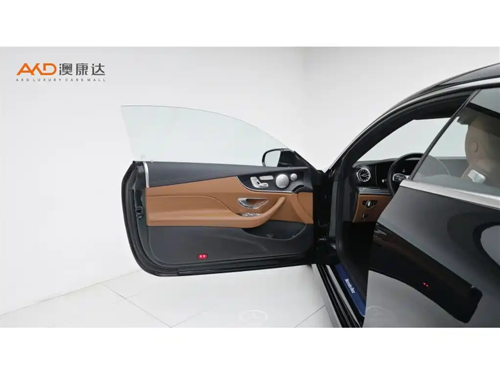 Mercedes-Benz E-Class (Import) — миниатюра 10