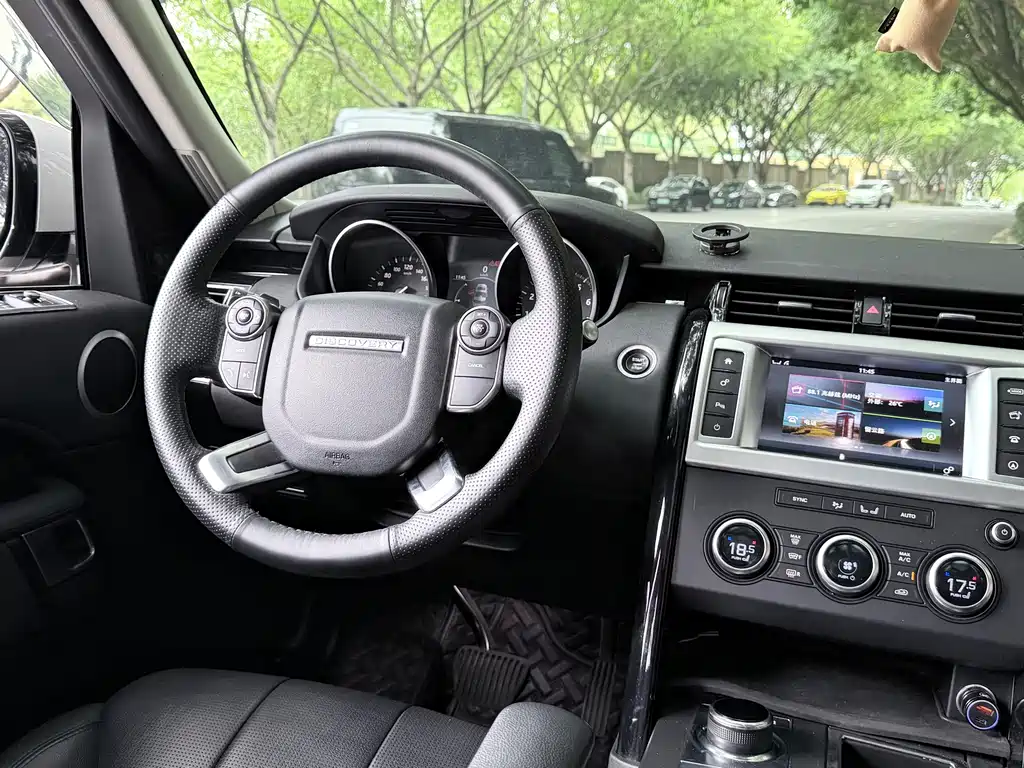 Land Rover Discovery — миниатюра 7